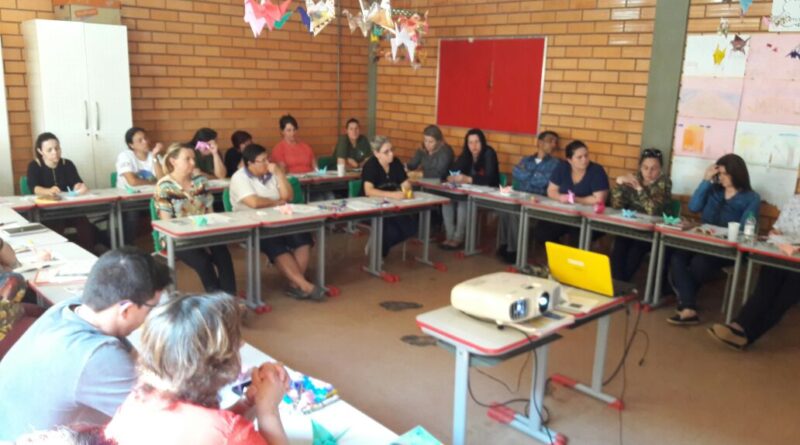 A Equipe pedagógica reuniu profissionais para o lançamento do projeto