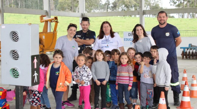 Alunos dos Núcleos Municipais participaram das atividades.