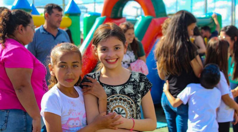 Família na praça atraiu mais de 400 pessoas ao centro de Palmeira.